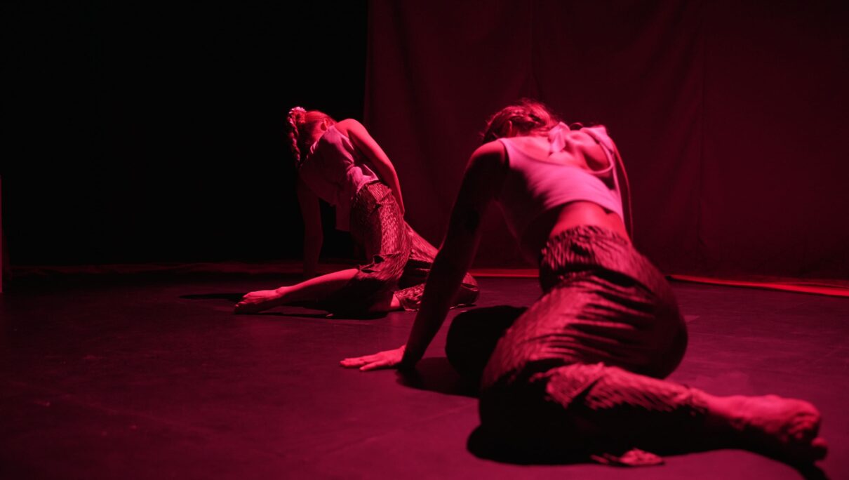 Próximas funciones en Off Teatro, Teatre Patraix y Centre Social de La Canyada para La libertad se toma